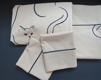 Juego de sábanas dobles de 4 piezas con diseño de gatos de los años 80 de Springmaid - Tamaño matrimonial, sábana bajera ajustable y 2 fundas de almohada - WHISPURR - Ropa de cama vintage con diseño de gatitos