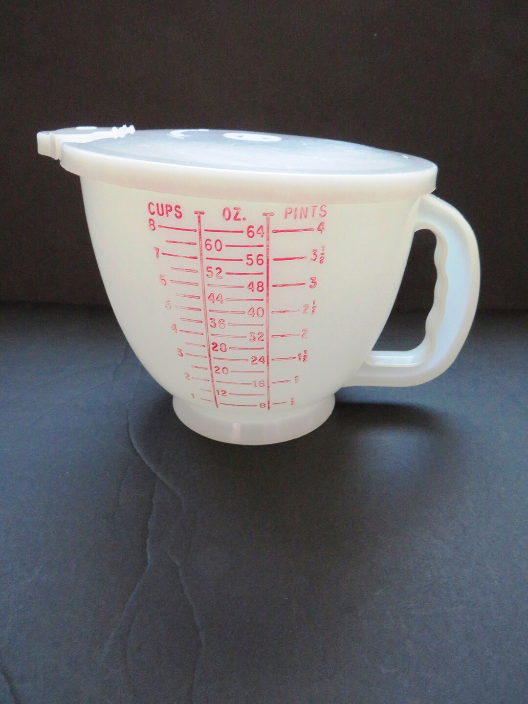 1970s Tupperware Mix N Store 8 Cup Measuring Pitcher With Lid Retro