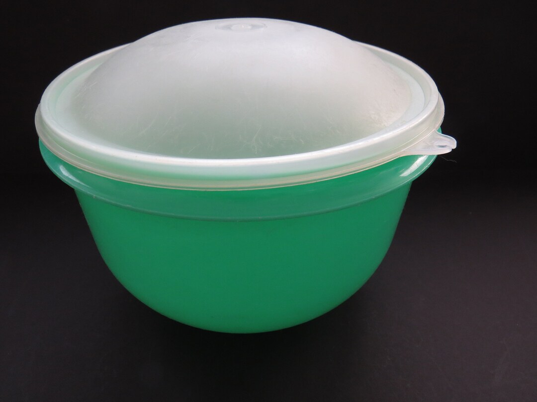 Vintage Tupperware Lettuce Crisp It With Domed Lid 2 Piece Green