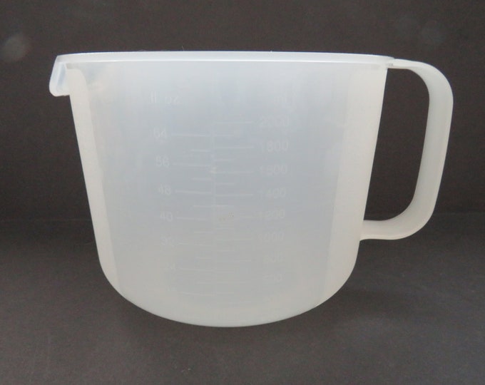 1980s Tupperware Mix N Store 8 Cup Measuring Pitcher Retro Vintage