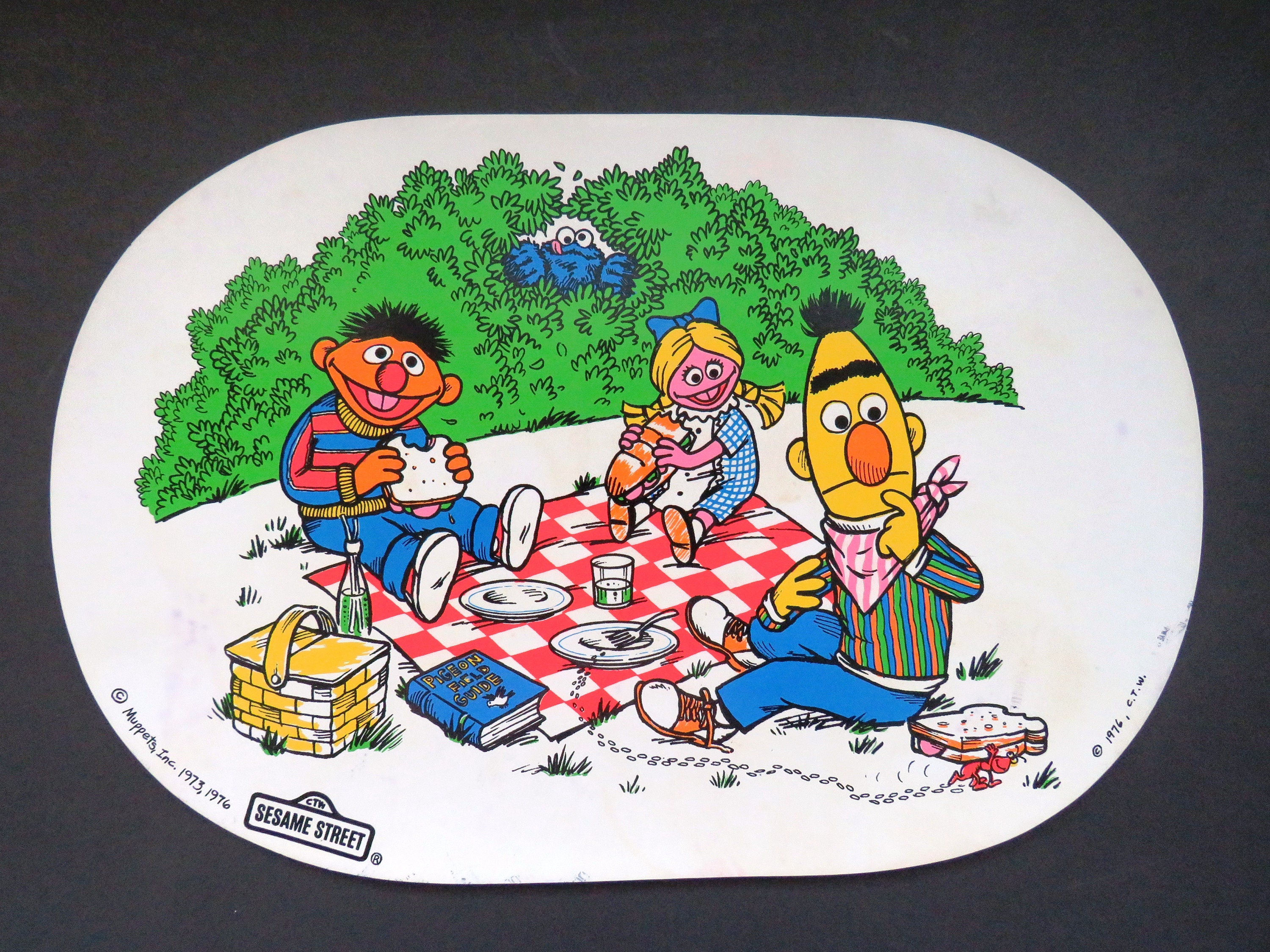 1976 Sesame Street Muppets Oval Vinyl Placemat - Bert Ernie Cookie