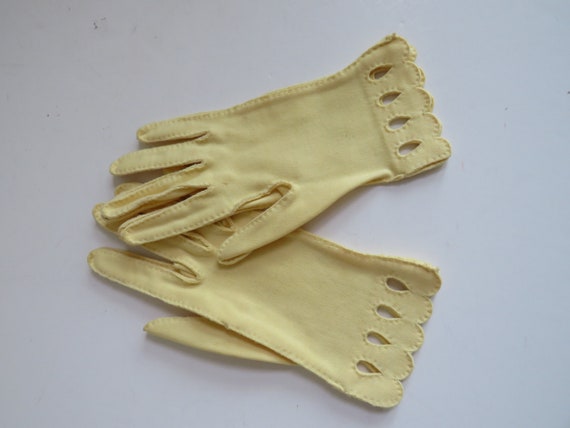 1960s Yellow Fashion Gloves by Daniel Hayes - Siz… - image 1