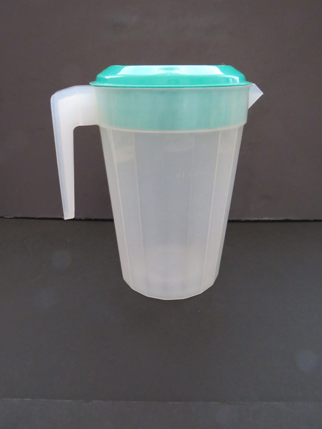 1990s PACKERWARE 2 Quart Plastic Juice Pitcher Bright Green Prepare