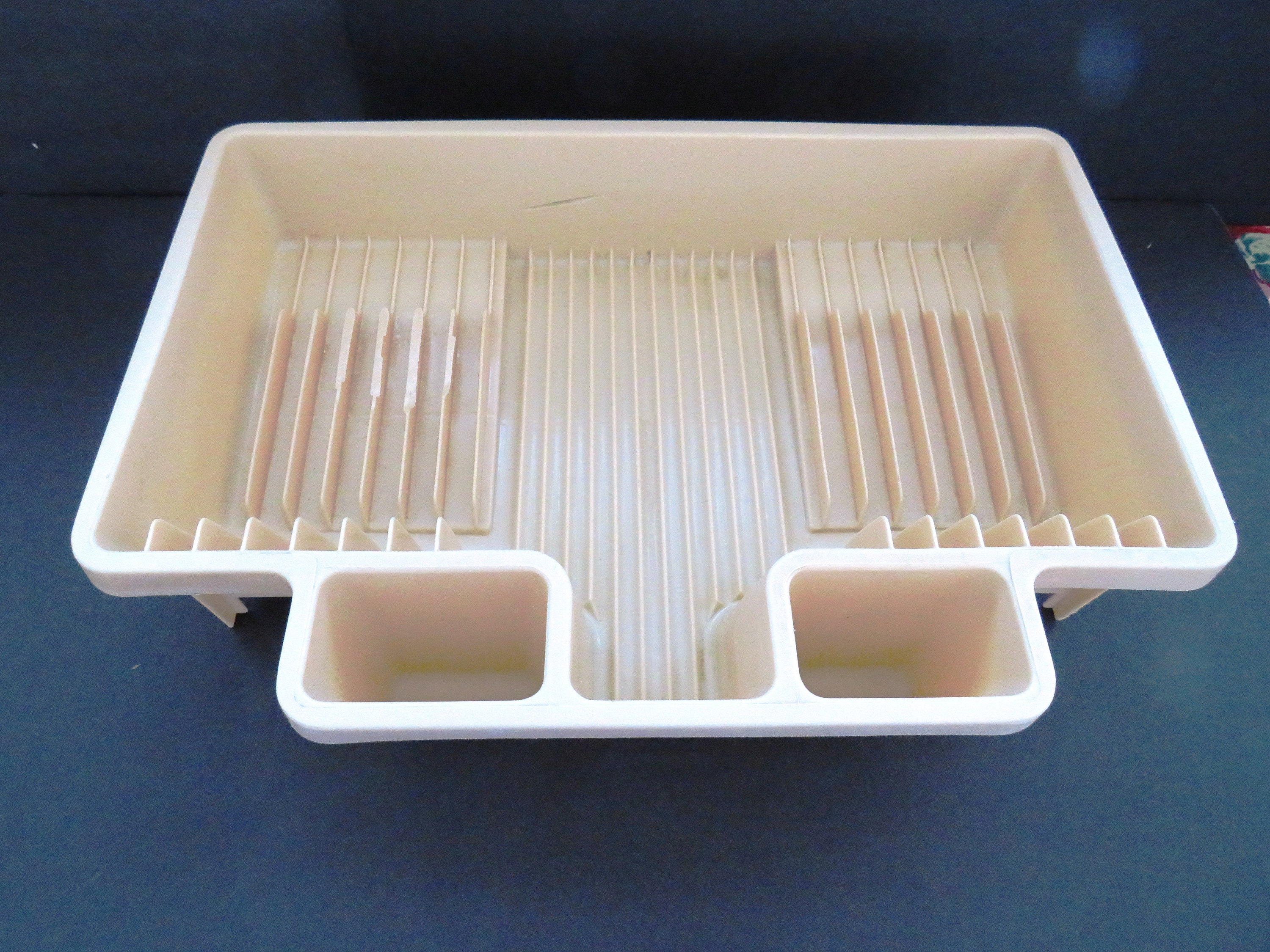 1980s Rubbermaid Dish Drainer - Large Almond Space Saver Drying Rack -  Retro Kitchen Plate Rack - Farmhouse Kitchen Plate Organizer - Gift