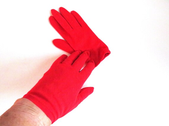 1970s Red Wrist Length Fashion Gloves - Nylon Str… - image 1