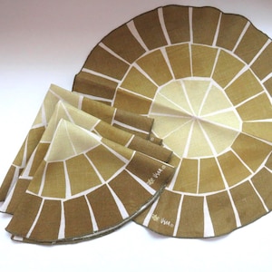 Vera Neumann Round Placemats - Set of 4 - 1960s Mid Century Modern Retro Table Mats - Designer Placemats - Vera Round Placemats Napkins