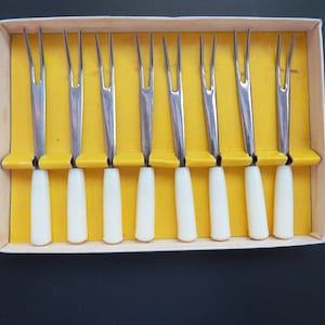 1970-tals cocktailgafflar - Set med 8 hors d'oeuvre-gafflar - Benvita handtag - Förrättsgurka och ostpinnar - IS Stainless Japan