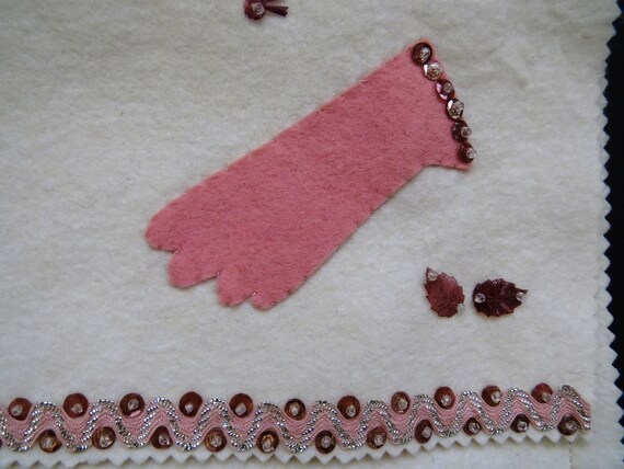 1950s Handmade Felt Glove Holder - White Pink Seq… - image 3