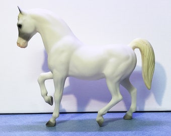 Red Bay Arabian Mare Breyer Collectible Show Horse Horse Lover Gift Sculpted by Chris Hess Breyer Model Horse Arabian Horse Model