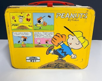 VTG Yellow Peanuts Charlie Brown Snoopy Metal Lunch Box Comic Strip 60-70