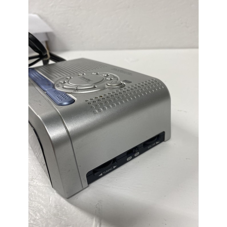 Emerson Dual Alarm Clock Radio image 4