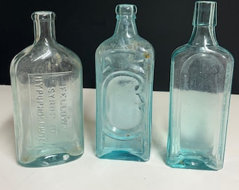 Lotto di 3 bottiglie antiche in vetro color acquamarina da farmacia, Cardui, Chattanooga Medicine Fellows