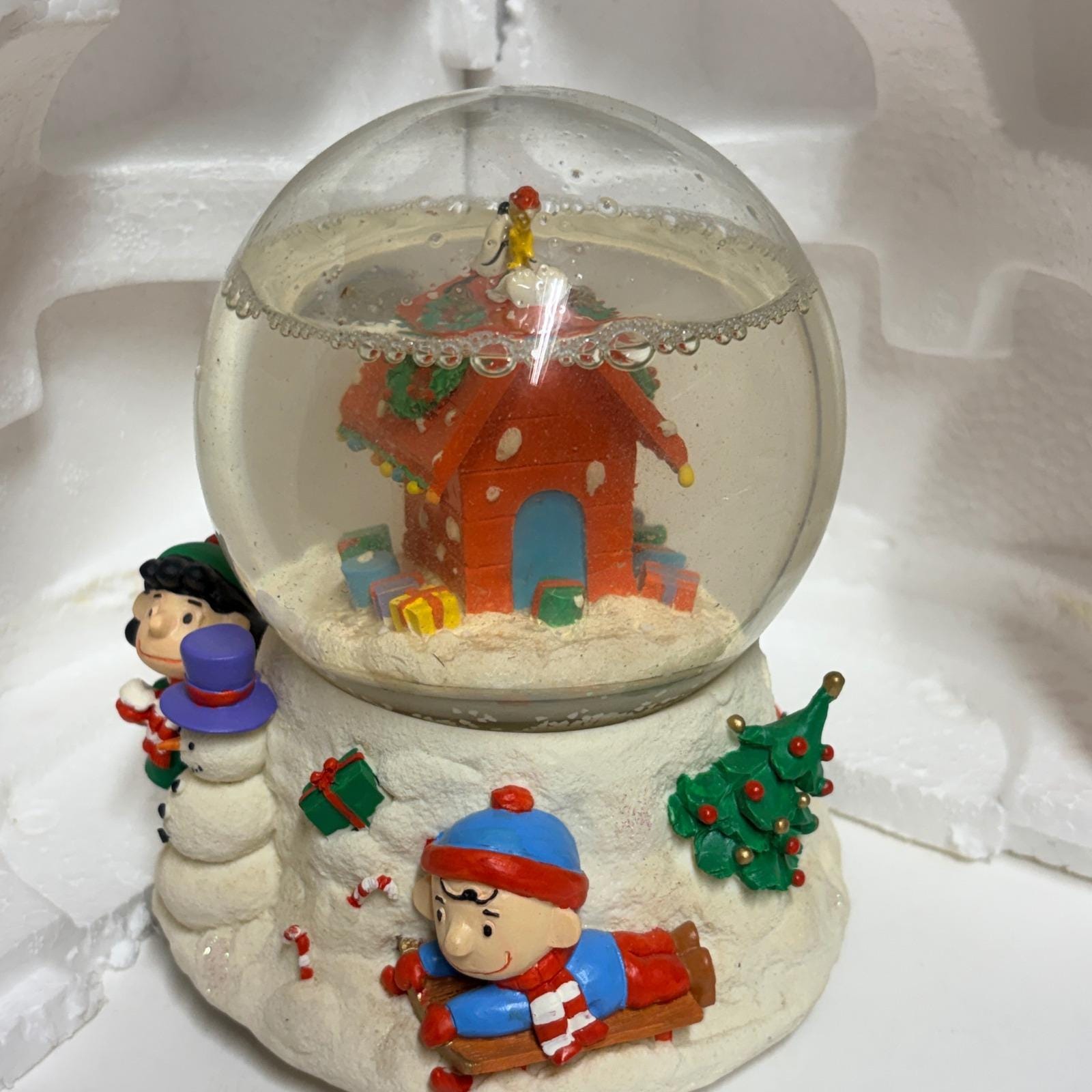 Peanuts Snow Globe - Etsy