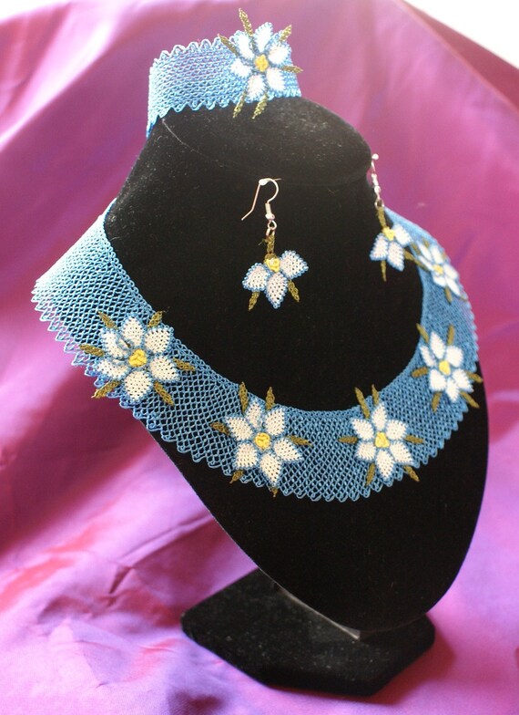 Items similar to Needle Lace Handmade Necklace Set on Etsy