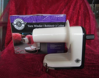 Yarn Winder creates center pull cakes
