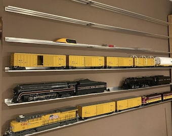 TRAIN DISPLAY SHELF | O Scale Trains | Set of 10