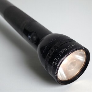 Lampe De Poche Maglite Vintage 2D – Aluminium Rouge 10 Pouces, Made In USA