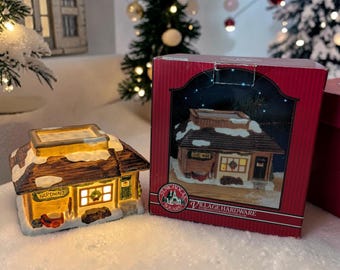 St. Nicholas Square Village Hardware Illuminated Hand Painted Porcelain TESTED