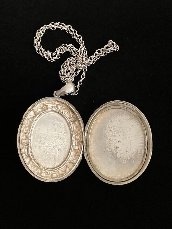 Antique Solid Silver Oval Locket Pendant Necklace… - image 5