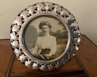 Antyczna ramka na zdjęcia ze srebra próby 925, z przeszytym liściem bluszczu, Birmingham 1900