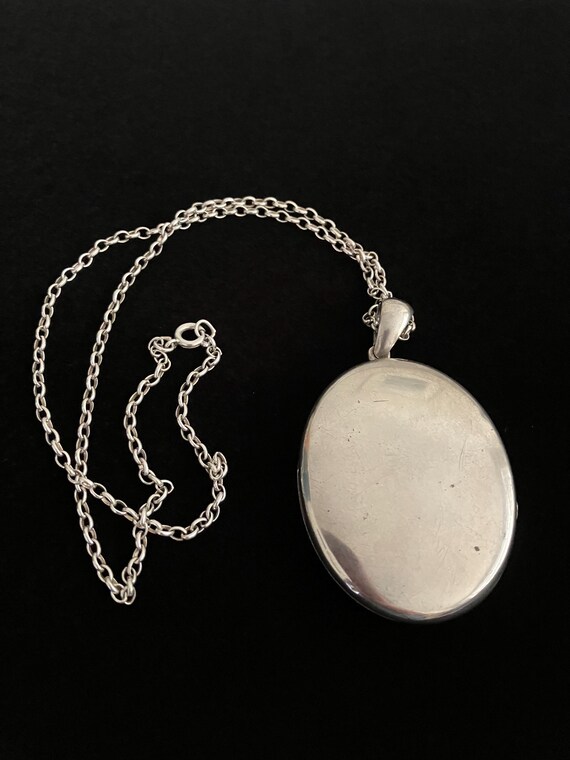 Antique Solid Silver Oval Locket Pendant Necklace… - image 3