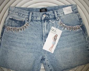 Pantaloncini di jeans decorati Simple Society anni '90