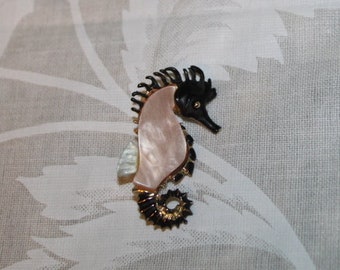 Vintage Seahorse Brooch Adorable Figural Pin Fabulous Kitsch Cutie