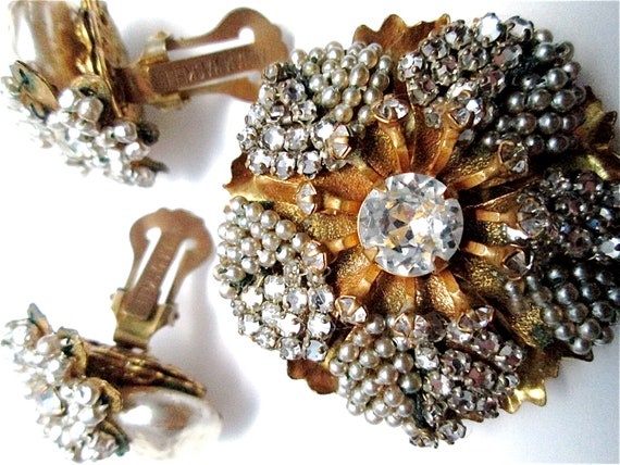 Vintage Miriam Haskell Rhinestone Pearl Brooch 195
