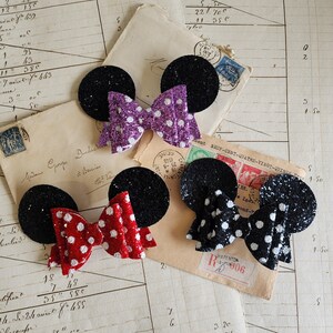 Vintage Mickey Mouse Hair Clip - Black and White The Iconic Mickey Mouse Flat Round Hair Clip – Niche Beauty main image 4