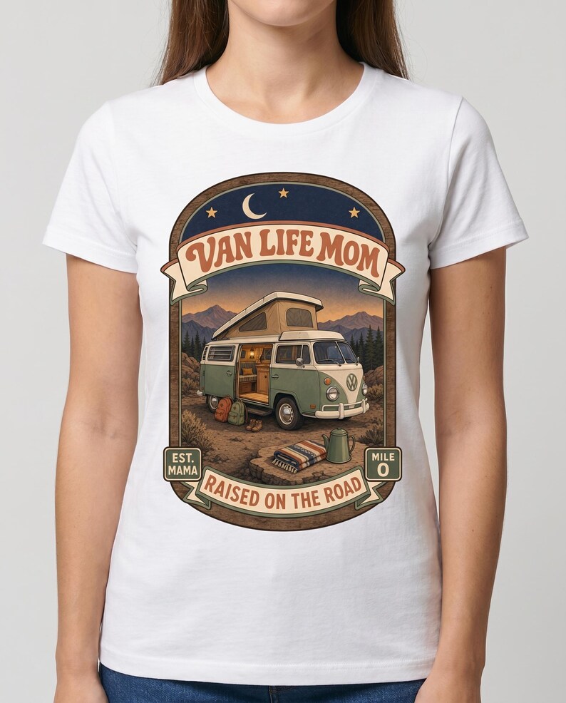Maglietta "Van Life Mom", regalo ideale per mamme che viaggiano in camper o in stile road school, perfetta per famiglie nomadi. immagine 2