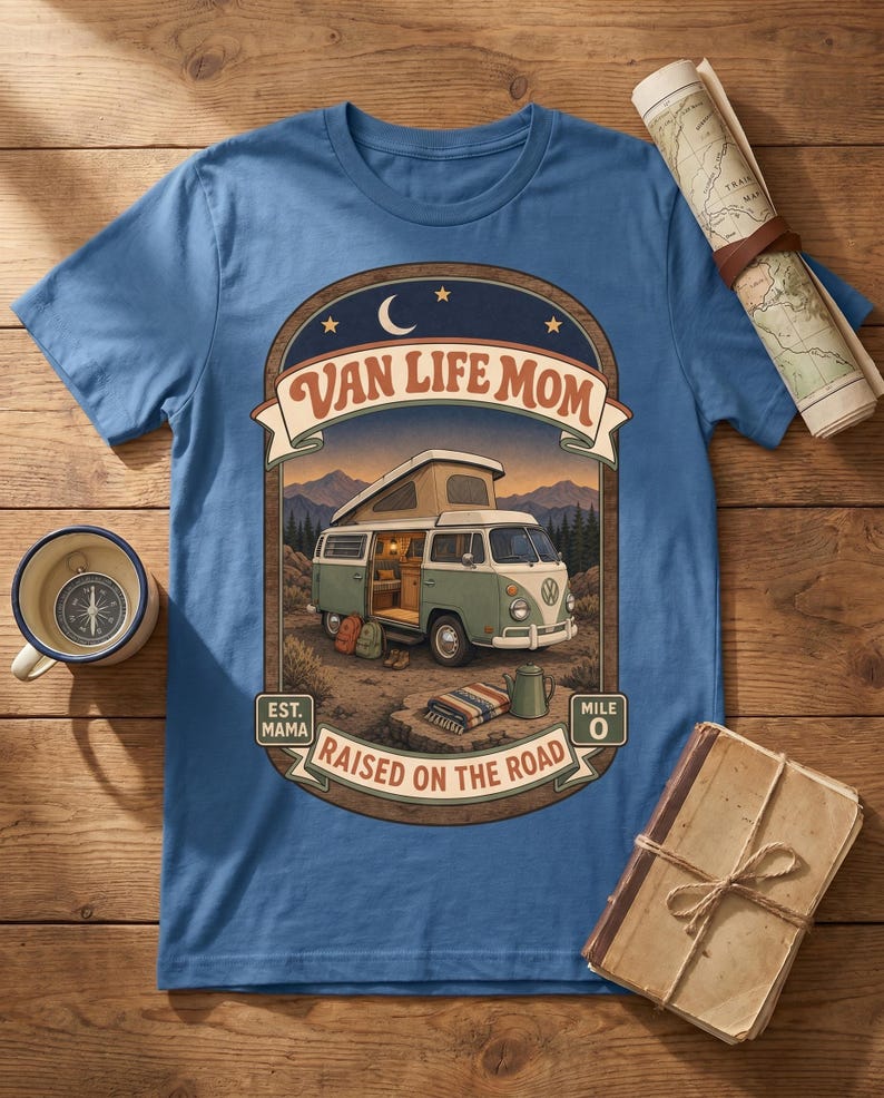 Maglietta "Van Life Mom", regalo ideale per mamme che viaggiano in camper o in stile road school, perfetta per famiglie nomadi. immagine 15