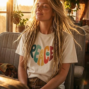 Veganes T-Shirt Peace Zeichen – Retro Statement Shirt – Tierrechte Kleidung – Nachhaltige Unisex Mode – Vegan Geschenk