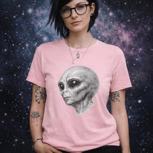 Elegant Grey Alien 'Come in Peace' Tee | UFO UAP Sci-Fi Space Tee