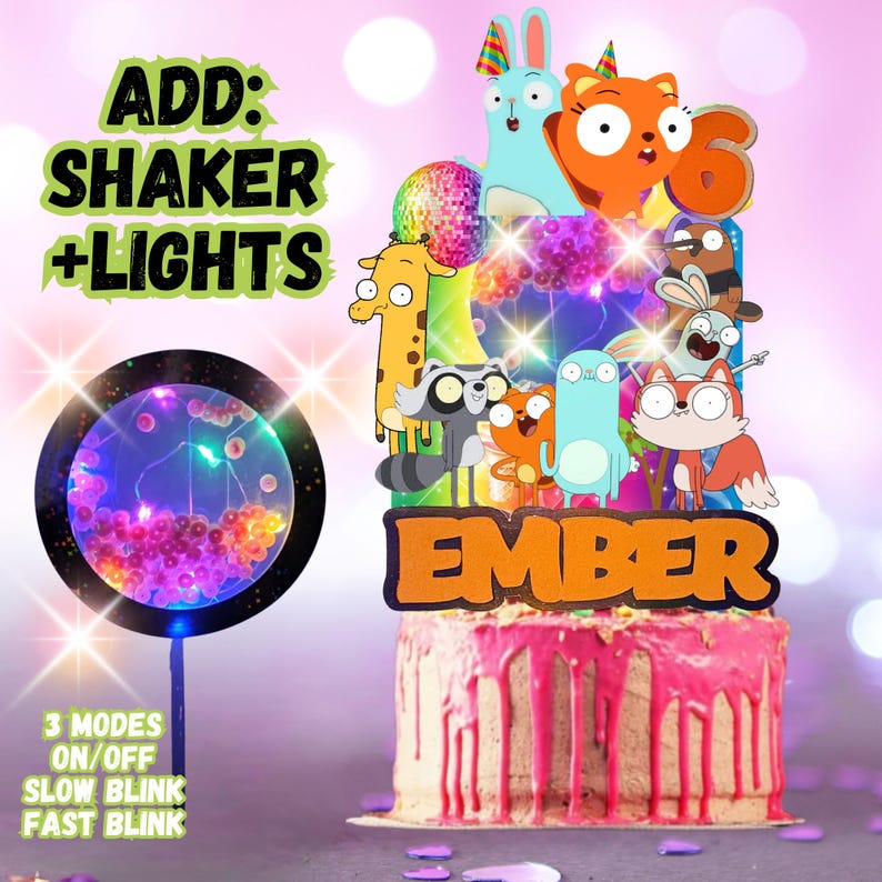Op de afbeelding: Een gepersonaliseerde taarttopper met cartoon-dierfiguren, een discobal en de naam EMBER in oranje letters. Het bevat een cirkelvormig shaker-element met interne verlichting en tekst die de verschillende lichtmodi en opties aangeeft.
