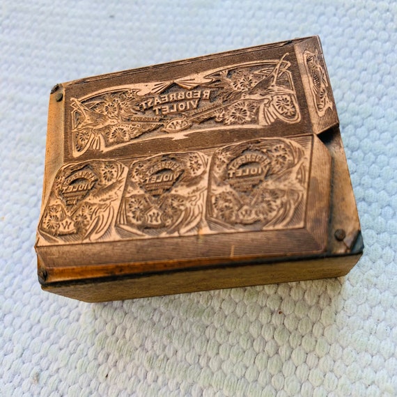 REDBREAST VIOLET BIRDS Vintage Letterpress Printers Block, tobacco snuff advertising cut for printing, copper engraving, packaging, antique