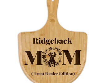 Pala de pizza de bambú grabada con diseño de corazón y corona para mamá. Regalo personalizado para el Día de la Madre.