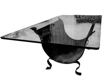 Vintage elegantie: een Spaanse smeedijzeren salontafel uit de jaren 50