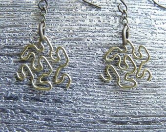 Fractal Earrings - Peano-Gosper in Raw Brass