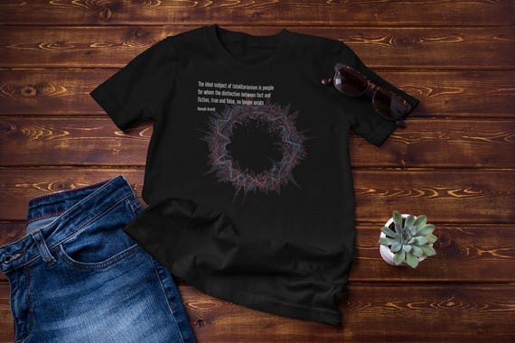 Philosophy T-Shirt | Hannah Arendt - Distinguish Between Truth and Falsehood - Cotton Tee