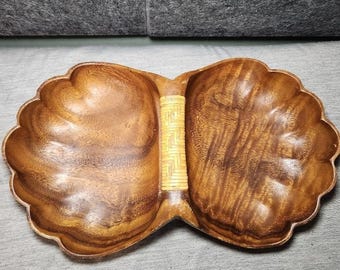 Cuenco doble de concha de Monkey Pod de Filipinas vintage, mango de ratán tejido 14x9