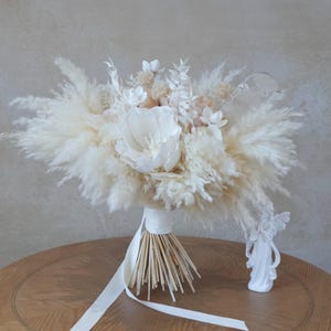Boho White Pampas Grass Bridal Bouquet, Dried & Artificial Flower WeddingBouquet,NeutralCreamBeigeWeddingHand Bouquet,RusticBohoBrideBouquet