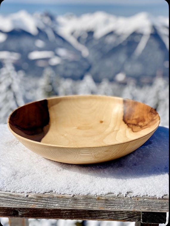 Dünnwandige handgedrechselte Walnussholzschale , 22 cm  Unikat mit organischer Form ,