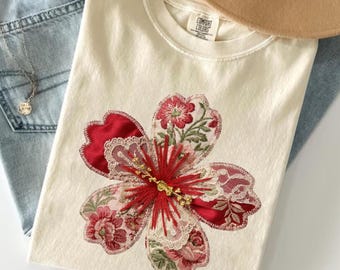 Comfort Colors Faux Quilted Patchwork Hibiskus Shirt Floral Graphic Tee Vintage Aesthetic Flower Top Cottagecore Spring T-Shirt GN157