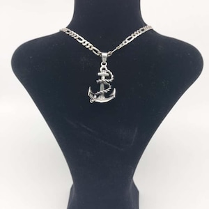 Ciondolo in argento con ancora e corda – Gioielli nautici per uomo