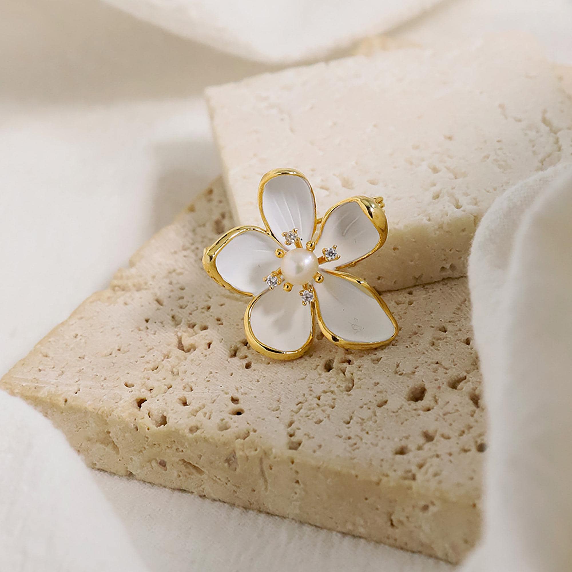 Pin’s Fleurs De Prunier | Maison Des Broches