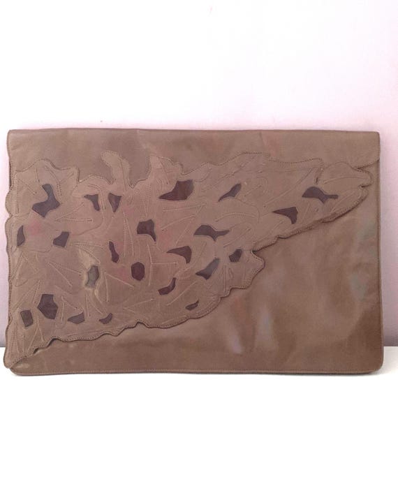 Pochette Pelle Taupe Ottorino Bossi Made in Italy, Borsa a Mano Oversize Traforata, Busta Portadocumenti Portatablet Minimalista Donna