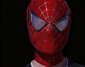 Máscara de Spiderman roja de Sam Raimi, incluye protector facial con lentes magnéticas.
