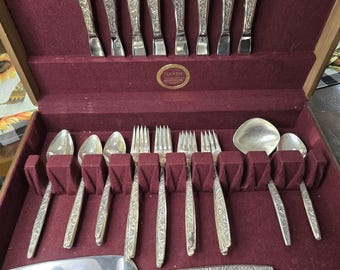 Valencia by International Sterling Silver Flatware Set for 8 Service 40 pieces