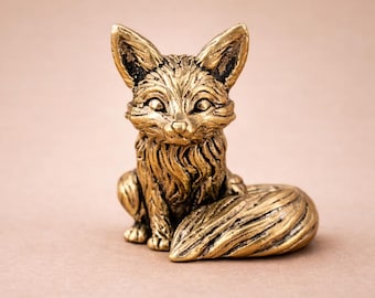 Figura de zorro de latón: miniescultura tótem animal para escritorio, estantería o decoración de bosque.