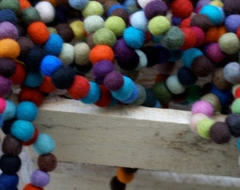 80 piece felt balls mix threaded